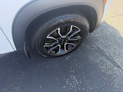 Certified 2024 Chevrolet TrailBlazer ACTIV w/ Convenience Package AWD/4WD image 27