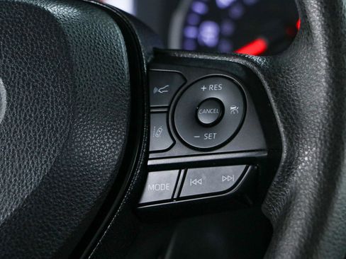 Used 2021 Toyota RAV4 XLE w/ Convenience Package FWD image 14