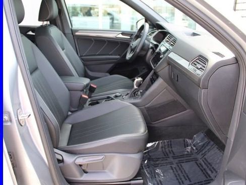 Used 2024 Volkswagen Tiguan SE R-Line image 20