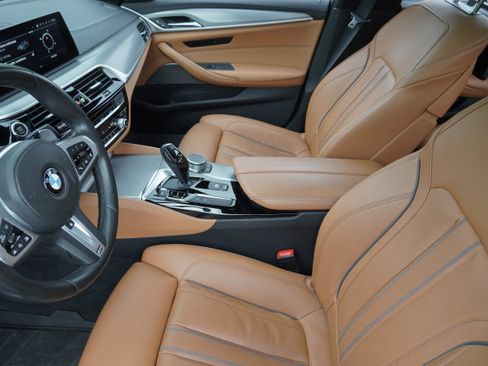 Used 2020 BMW M550i xDrive w/ Dynamic Handling Package AWD/4WD image 8