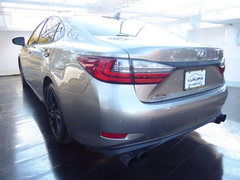 Used 2017 Lexus ES 350 w/ Navigation System Package image 8