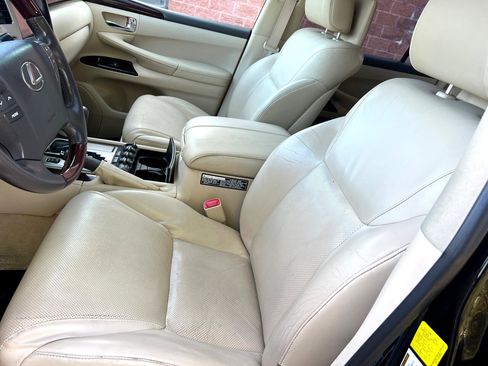 Used 2013 Lexus LX 570 4WD image 25