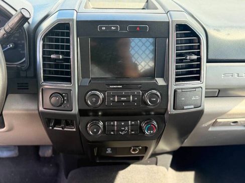 Used 2021 Ford F550 4x4 Regular Cab Super Duty image 25
