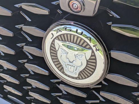 New 2026 Jaguar F-PACE SVR 575 Edition image 30