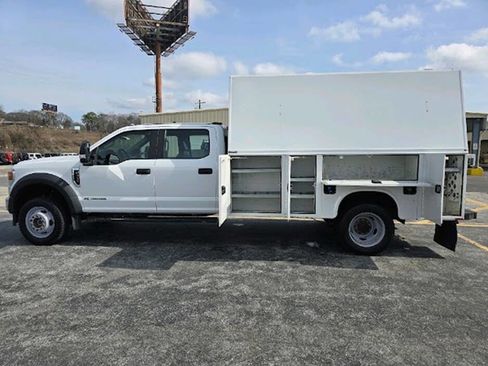 Used 2022 Ford F550 4x4 Crew Cab Super Duty w/ Power Equipment Group image 5
