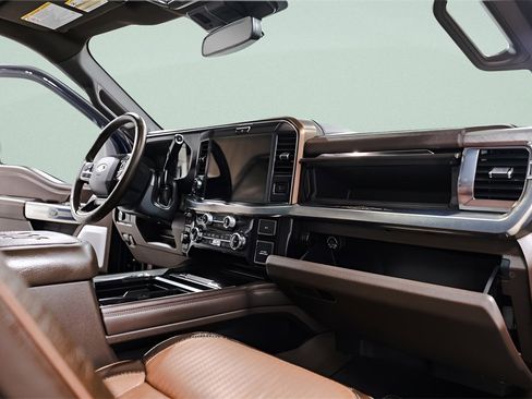 Used 2025 Ford F250 King Ranch image 39