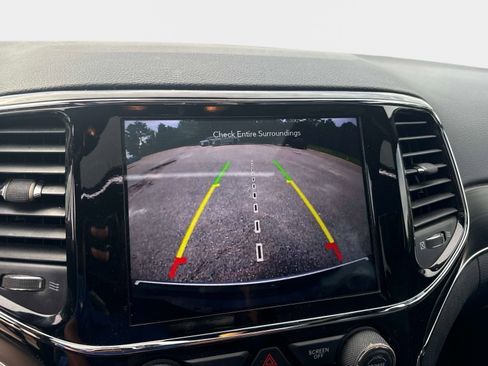 Used 2021 Jeep Grand Cherokee Limited RWD image 25