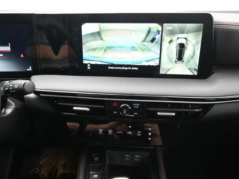 New 2025 Nissan Kicks SR image 16