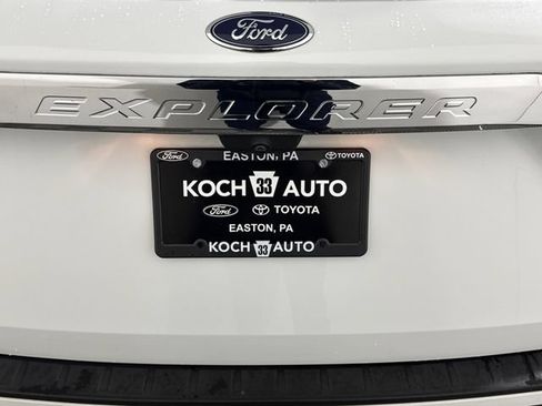 Used 2021 Ford Explorer XLT AWD/4WD image 35