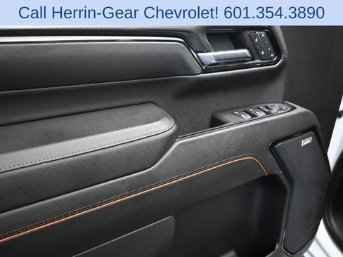Used 2024 GMC Sierra 2500 AT4 w/ AT4 Premium Plus Package AWD/4WD image 11