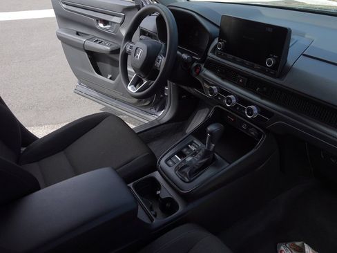 Used 2025 Honda CR-V LX image 13
