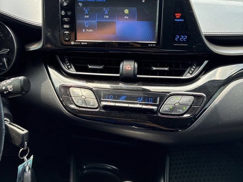 Used 2018 Toyota C-HR XLE FWD image 8