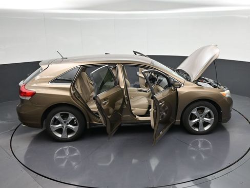 Used 2010 Toyota Venza FWD image 39