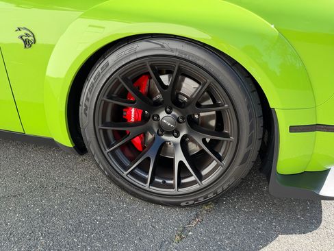 Used 2019 Dodge Challenger SRT Hellcat RWD image 17