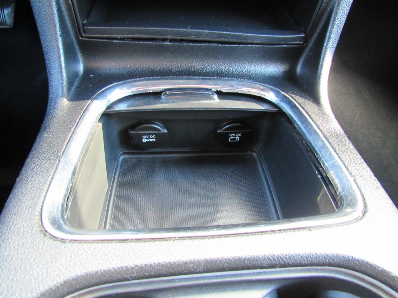 Used 2015 Dodge Grand Caravan SXT FWD image 26
