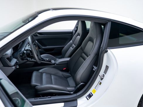 Used 2020 Porsche 911 Carrera image 34