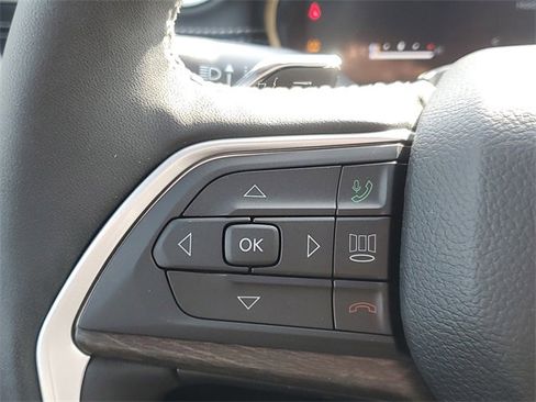 New 2025 Jeep Grand Cherokee Limited w/ Luxury Tech Group II image 22