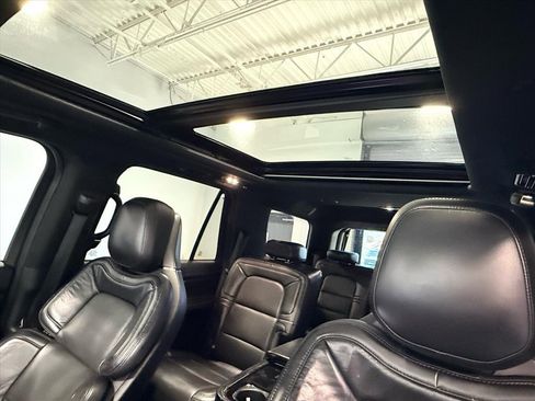 Used 2020 Lincoln Navigator Reserve image 19