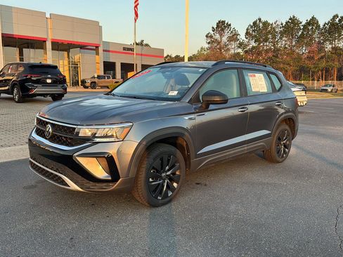 Used 2022 Volkswagen Taos S w/ IQ Drive S Package image 2