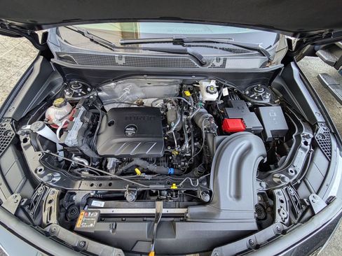 Certified 2022 Buick Encore GX Essence w/ Advanced Technology Package image 8