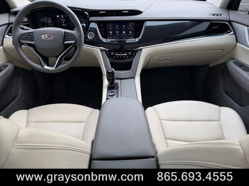 Used 2024 Cadillac XT6 Premium Luxury w/ Technology Package FWD image 20