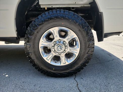 Used 2022 RAM 2500 Tradesman w/ Chrome Appearance Group AWD/4WD image 5