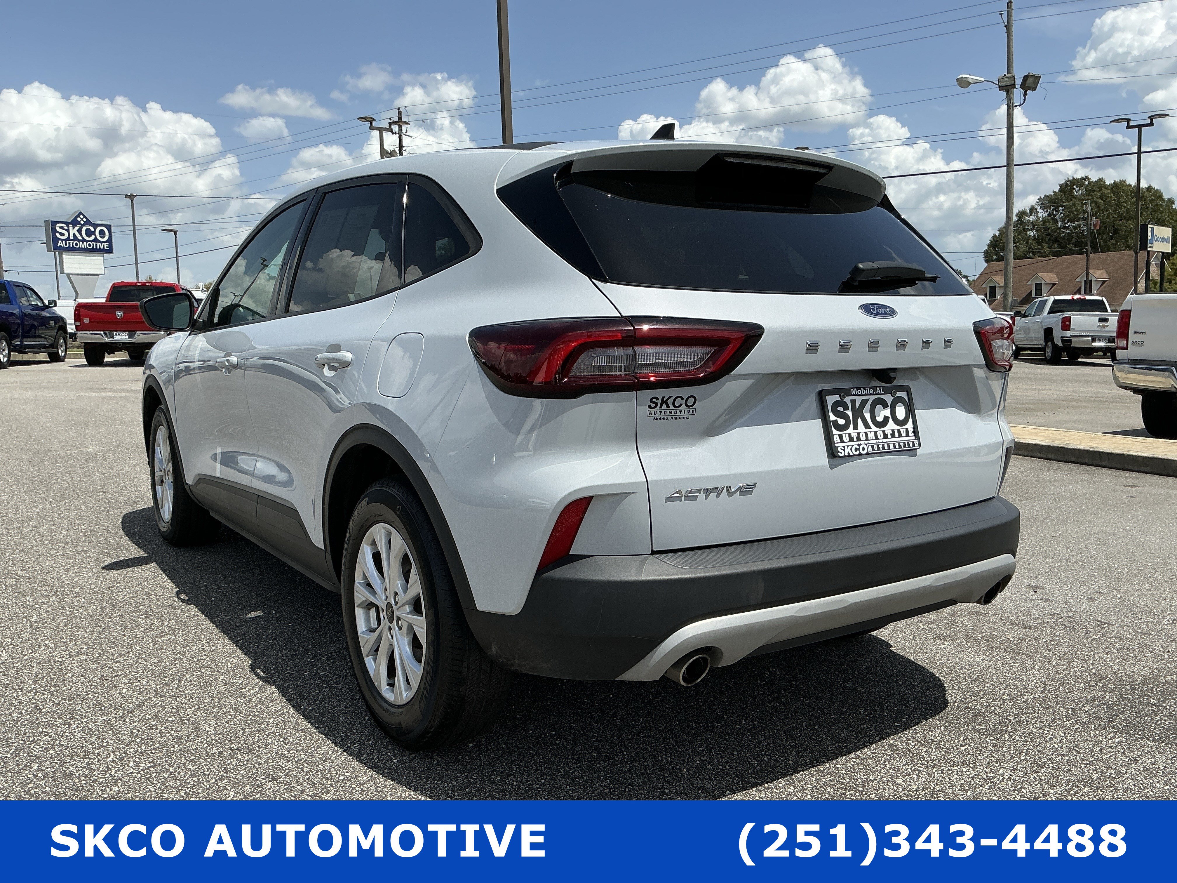 Used 2025 Ford Escape Active FWD image 3