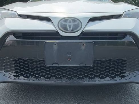 Used 2018 Toyota Corolla SE FWD image 11