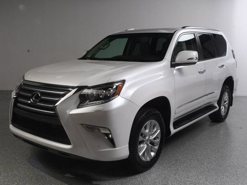 Used 2018 Lexus GX 460 Premium w/ Premium Package AWD/4WD image 2