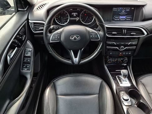 Used 2018 INFINITI QX30 AWD image 12