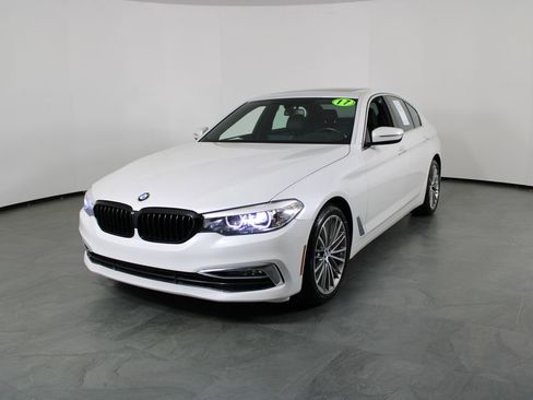 Used 2017 BMW 530i image 2
