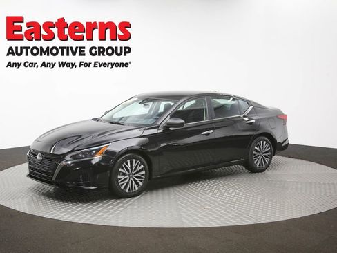 Used 2024 Nissan Altima 2.5 SV FWD image 57
