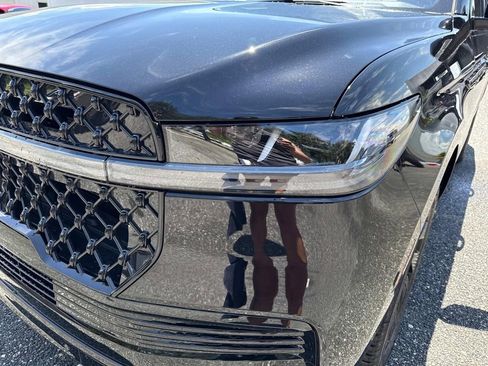 New 2025 Lincoln Navigator L Reserve w/ Jet Appearance Package image 9