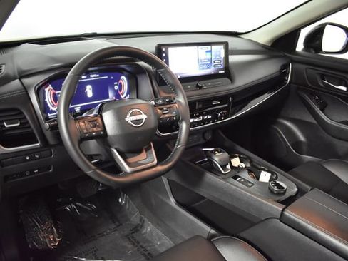 Certified 2025 Nissan Rogue SL w/ SL Premium Package AWD/4WD image 13