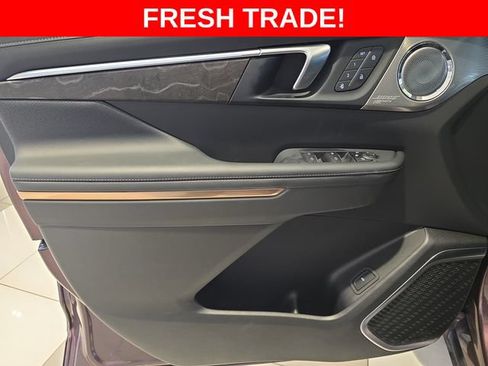 Used 2025 Buick Enclave Avenir w/ Super Cruise Package AWD/4WD image 10