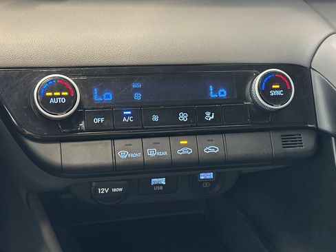 Used 2023 Hyundai Elantra SEL FWD image 19