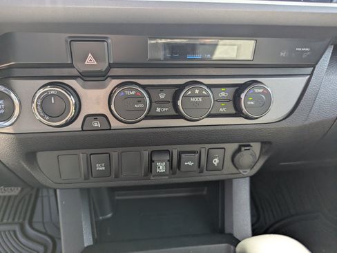 Used 2023 Toyota Tacoma TRD Off-Road AWD/4WD image 23
