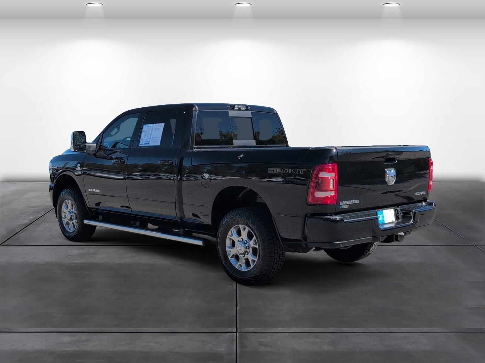 Used 2023 RAM 3500 Laramie AWD/4WD image 3