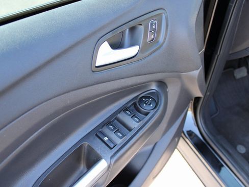 Used 2018 Ford Escape SE w/ SE Sport Appearance Package image 29