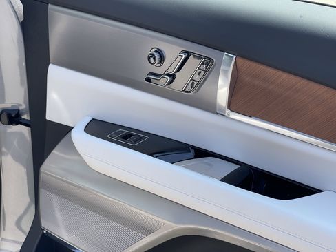 New 2026 Cadillac Vistiq Sport image 18