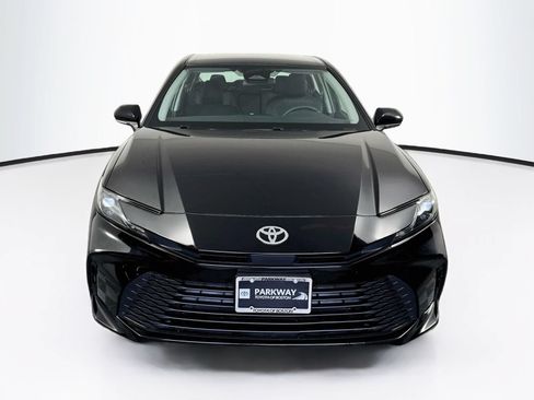 Used 2025 Toyota Camry LE FWD image 2