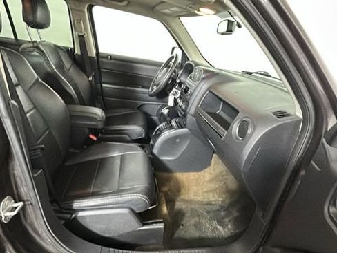 Used 2016 Jeep Patriot High Altitude AWD/4WD image 28