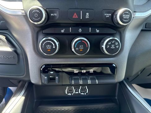 Used 2022 RAM 2500 Big Horn w/ Level A Equipment Group AWD/4WD image 17