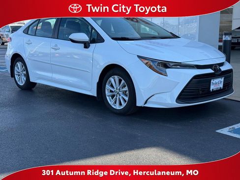 Certified 2024 Toyota Corolla LE w/ LE Convenience Package image 1