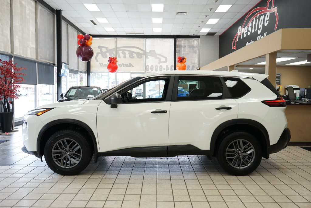 Used 2021 Nissan Rogue S AWD/4WD image 3
