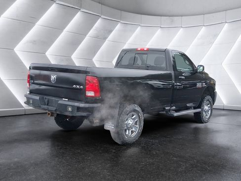 Used 2017 RAM 2500 SLT w/ Luxury Group image 6