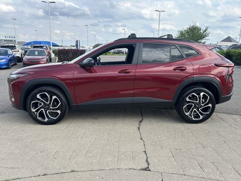 Used 2024 Chevrolet Trax RS w/ Sunroof Package image 4