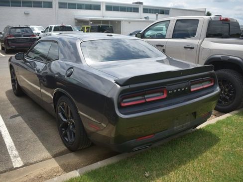 Used 2019 Dodge Challenger R/T w/ Driver Convenience Group RWD image 5