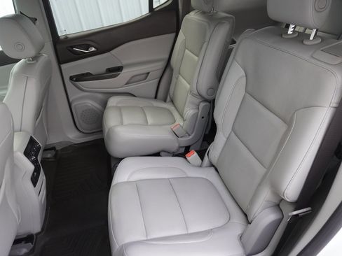 Used 2017 GMC Acadia SLT image 25