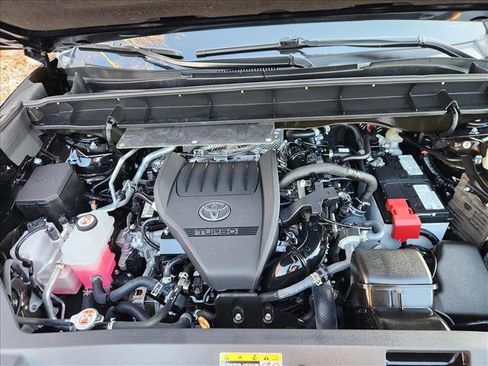 Used 2023 Toyota Highlander XLE image 10
